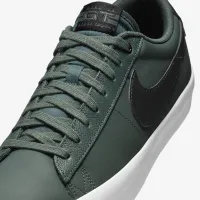 Nike SB Blazer Low Pro GT чоловічі Кросівки колір зелений