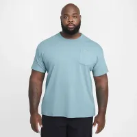 Nike Sportswear Premium Essentials чоловічі Pocket футболка блакитний