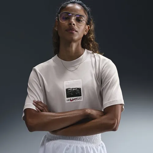 Nike Sportswear жіноча Crew-Neck футболка колір коричневий