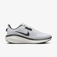 Nike Vomero 17 чоловічі Road Running Кросівки колір білий