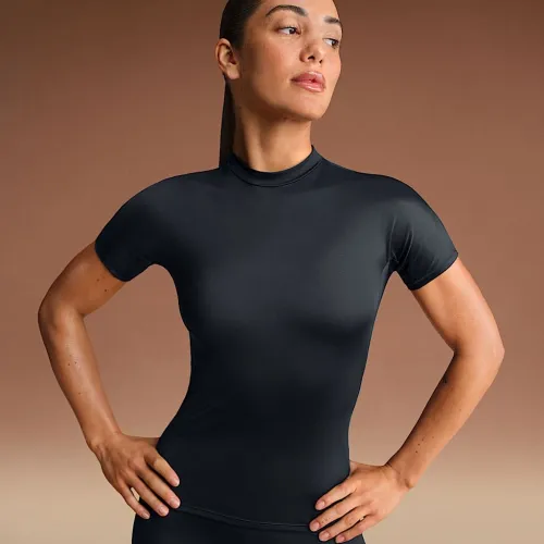 NikeSKIMS Shine жіноча Mock-Neck Short-Sleeve Top колір чорний