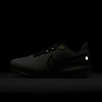 Nike Vomero 17 чоловічі Road Running Кросівки колір сірий