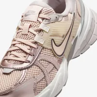 Nike V2K Run женская Кроссовки цвет коричневый