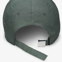 Nike Dri-FIT Club Unstructuколір червоний Metal Swoosh Cap колір зелений