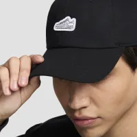 Nike Club Unstructuколір червоний Cap колір чорний