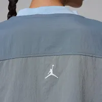 Nike Jordan Brooklyn женская Woven Long-Sleeve Graphic Pullover синий