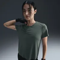 Nike One Classic женская Dri-FIT Short-Sleeve Top цвет зеленый