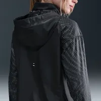 Nike Tempo Flash жіноча Repel Running Куртка колір чорний