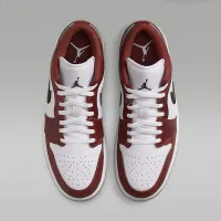 Nike Air Jordan 1 Low SE чоловічі Кросівки колір білий