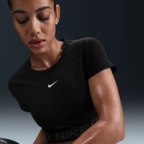 Nike Pro жіноча Dri-FIT Short-Sleeve Cropped Graphic Top колір чорний