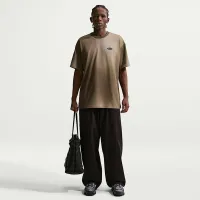 Nike Sportswear Premium Essentials футболка колір коричневий