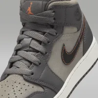 Nike Air Jordan 1 Mid SE Big дитячі Кросівки колір сірий