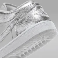 Nike Air Jordan 1 Low SE жіноча Кросівки колір сірий