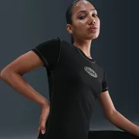 Nike Sportswear Chill Knit жіноча Slim Cropped Top колір чорний