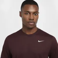 Nike Dri-FIT Legend чоловічі Fitness футболка колір червоний