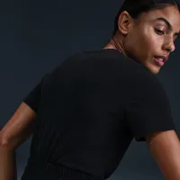Nike Swoosh женская Weightlifting футболка цвет черный