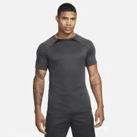 Nike Academy мужские Dri-FIT Short-Sleeve Soccer Top цвет черный