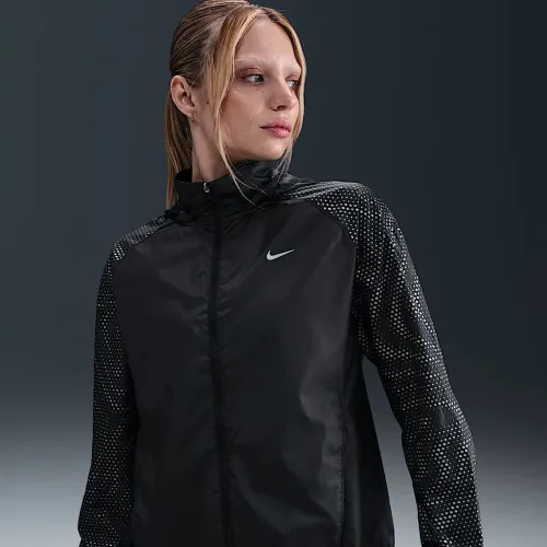 Nike Tempo Flash жіноча Repel Running Куртка колір чорний