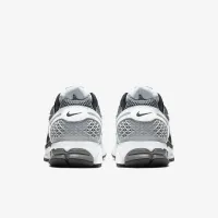 Nike Zoom Vomero 5 SE SP чоловічі Кросівки колір сірий