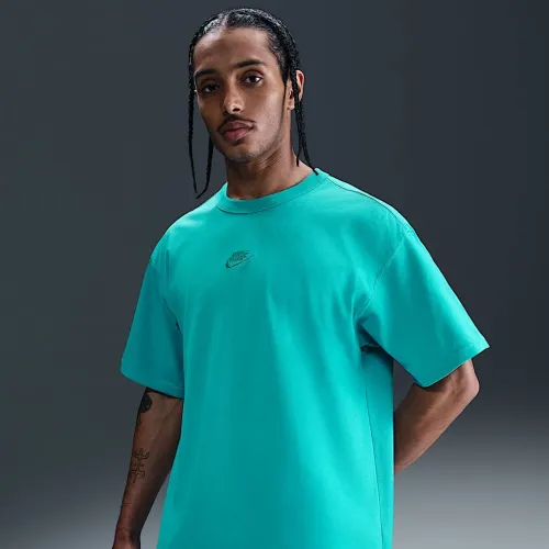 Nike Sportswear Premium Essentials чоловічі футболка колір зелений