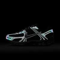 Nike Zoom Vomero 5 SE мужские Кроссовки with Reflective Accents цвет черный