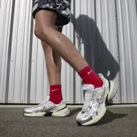 Nike V2K Run чоловічі Кросівки колір білий