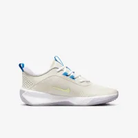 Nike Omni Multi-Court Big дитячі Indoor Court Кросівки колір коричневий