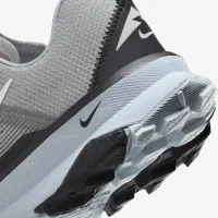 Nike Kiger 9 жіноча Trail Running Кросівки колір сірий