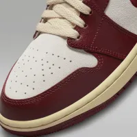Nike Air Jordan 1 Mid SE жіноча Кросівки колір червоний