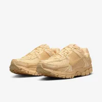 Nike Zoom Vomero 5 чоловічі Кросівки колір коричневий
