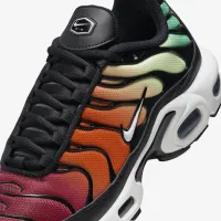 Nike Air Max Plus жіноча Кросівки колір чорний
