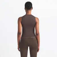 NikeSKIMS Airy женская Muscle футболка цвет коричневый