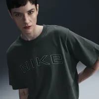 Nike Sportswear женская Loose Short-Sleeve Graphic футболка цвет зеленый