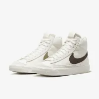 Nike Blazer Mid '77 жіноча Кросівки колір білий