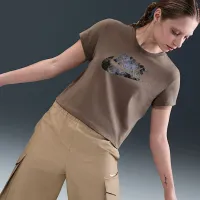 Nike Sportswear женская футболка цвет коричневый