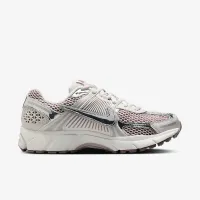 Nike Zoom Vomero 5 женская Кроссовки цвет серый