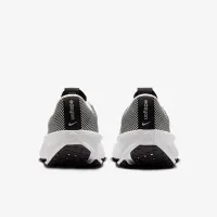 Nike Interact Run EasyOn женская Road Running Кроссовки цвет серый