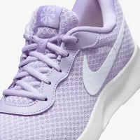 Nike Tanjun EasyOn женская Кроссовки цвет фиолетовый