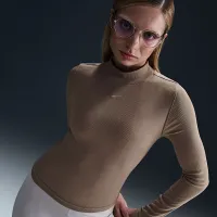 Nike Sportswear Essential жіноча Ribbed Mock-Neck Long-Sleeve Top колір коричневий