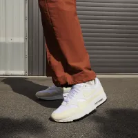 Nike Air Max 1 жіноча Кросівки колір білий