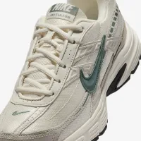 Nike Initiator жіноча Кросівки колір коричневий