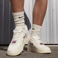 Nike Air Force 1 '07 жіноча Кросівки колір білий
