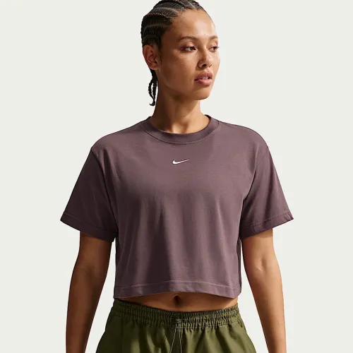 Nike Sportswear женская Loose Short-Sleeve Cropped футболка цвет фиолетовый