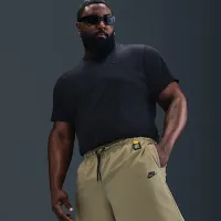 Nike Tech чоловічі Woven шорти колір коричневий