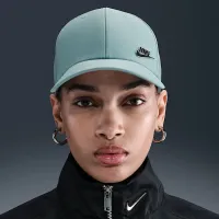 Nike Dri-FIT Club Structuколір червоний Metal Logo Cap колір зелений