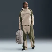 Nike Tech Boreas чоловічі Woven Open-Hem Pants колір коричневий