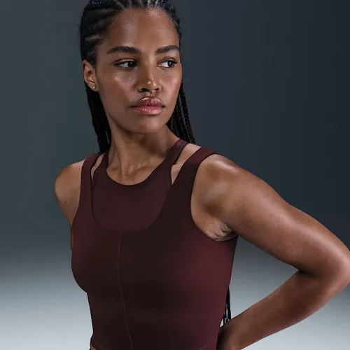 Nike One Fitted жіноча Dri-FIT Cropped Tank Top колір червоний