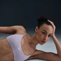 Nike Swim Essential жіноча Bralette Bikini Top колір фіолетовий