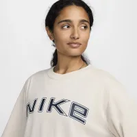 Nike Sportswear жіноча Loose Short-Sleeve Graphic футболка колір коричневий