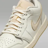Nike Air Jordan 1 Low SE женская Кроссовки цвет белый